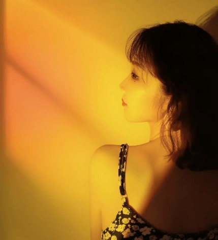 落日灯怎么拍照好看2021落日灯拍照姿势推荐最新