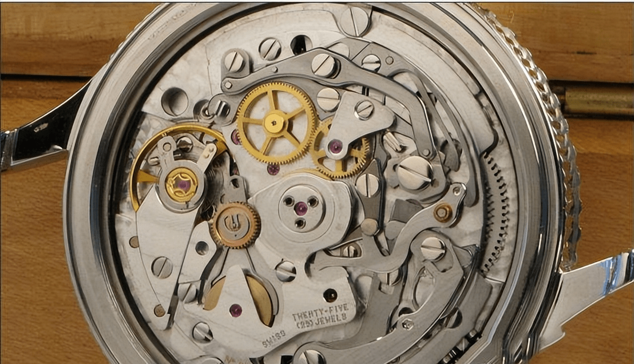 没开玩笑努点力你也买得起欧米茄超霸3861机芯的前世今生