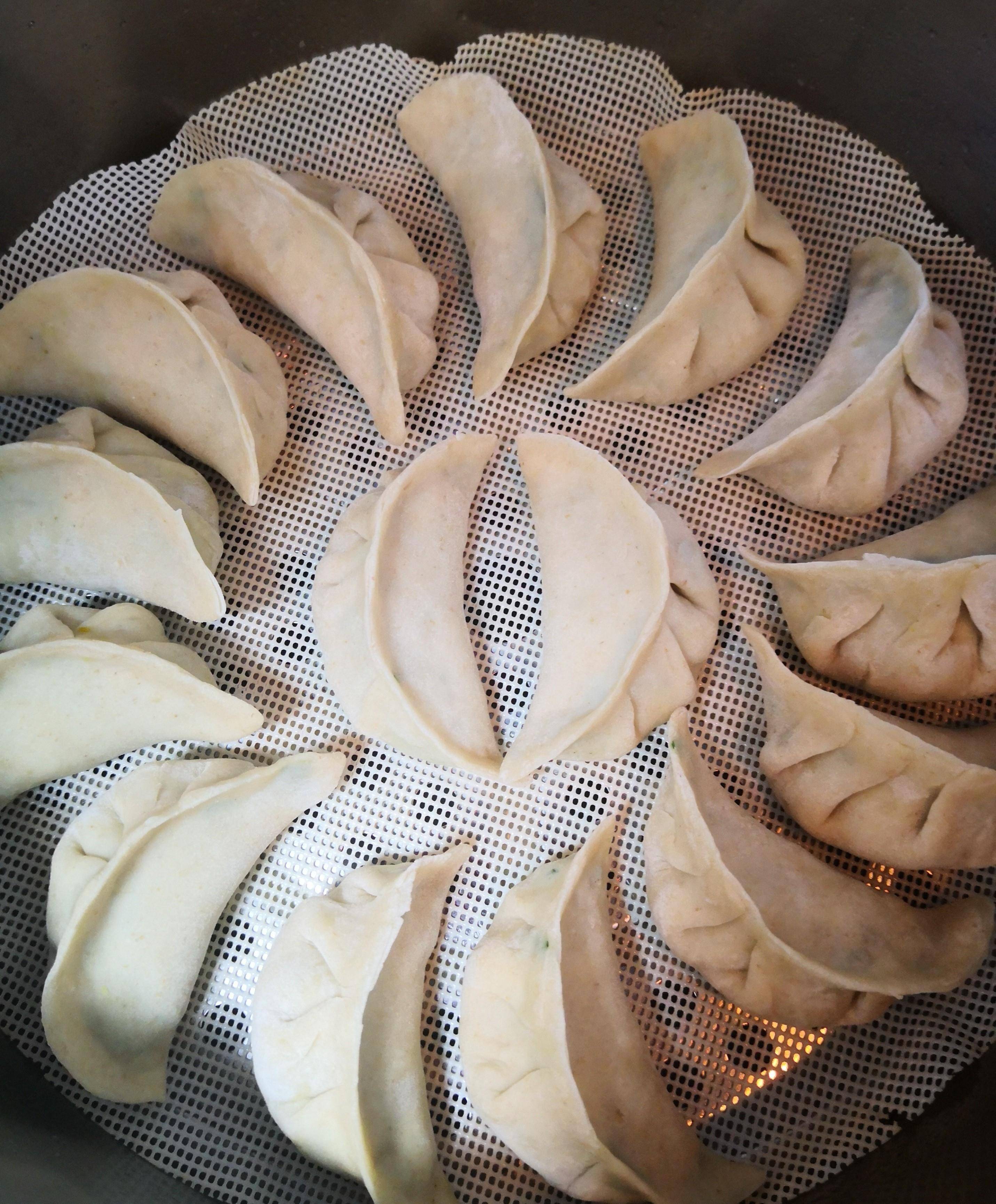 复刻餐馆的莜面蒸饺,这样和面不开裂更好包,皮软劲道馅还大,赞_莜麦