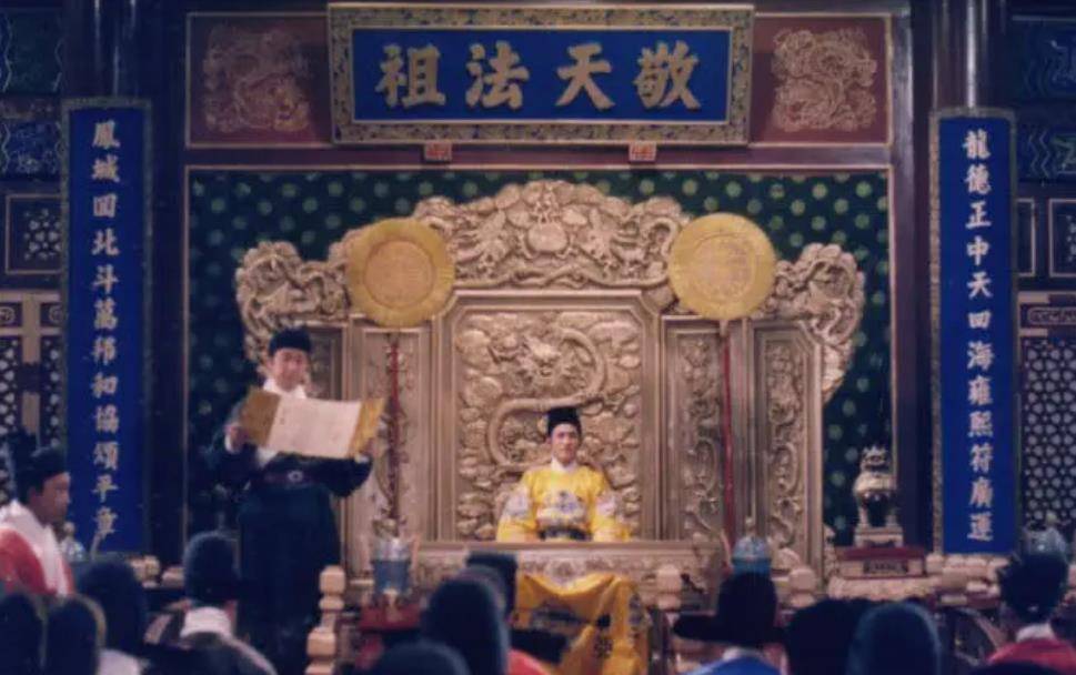 君臣相见,你夸我是明君,我夸你是贤臣,一顿互戴高帽自不必说,说着说着