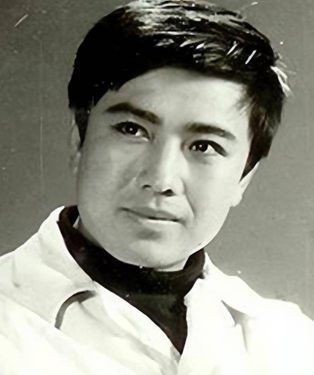 身为导演的陈国军其实他是有不少的优秀作品的,只不过是刘晓庆太过于