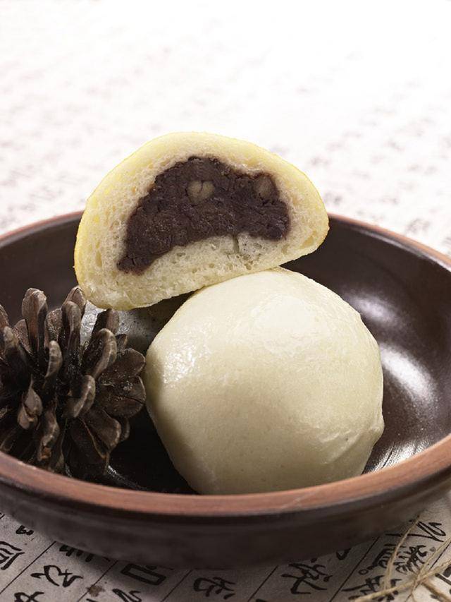 莲蓉包(大)每100克:290千卡.芋蓉包(大)每100克:255千卡.