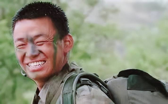 "天才"四号:《士兵突击》——许三多许三多,一位受原生家庭影响的怯懦