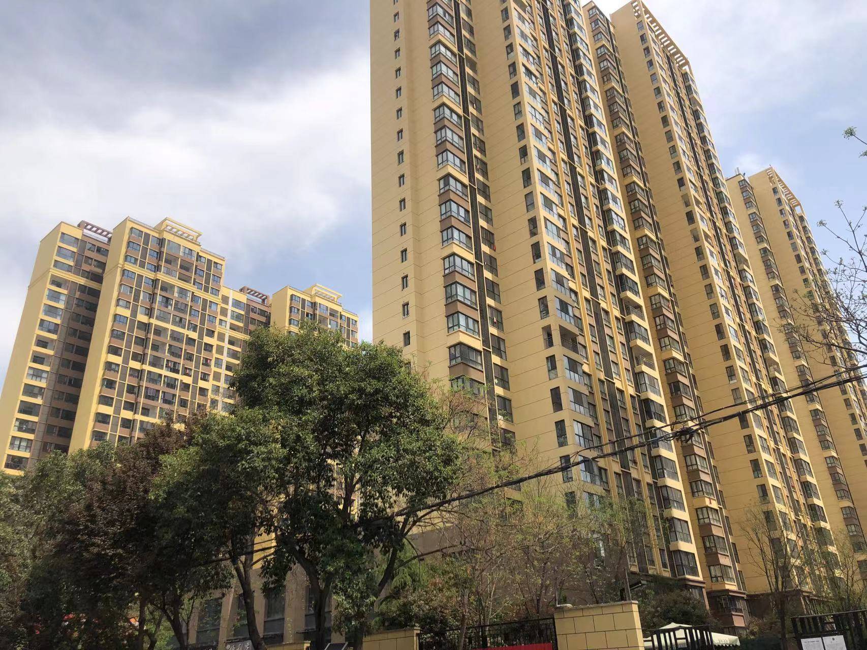 宝鸡东岭地产三楼盘违规交房导致6000余户业主办证难