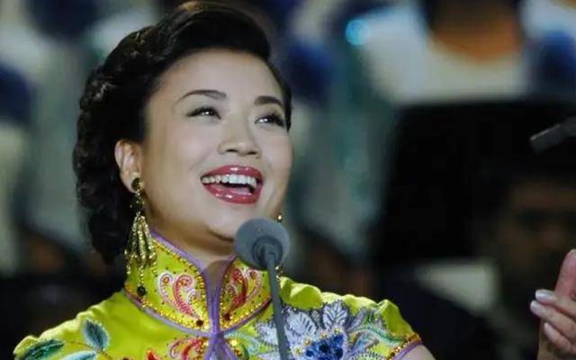 原创国家一级演员张也曾25次登上春晚舞台52岁却无子女