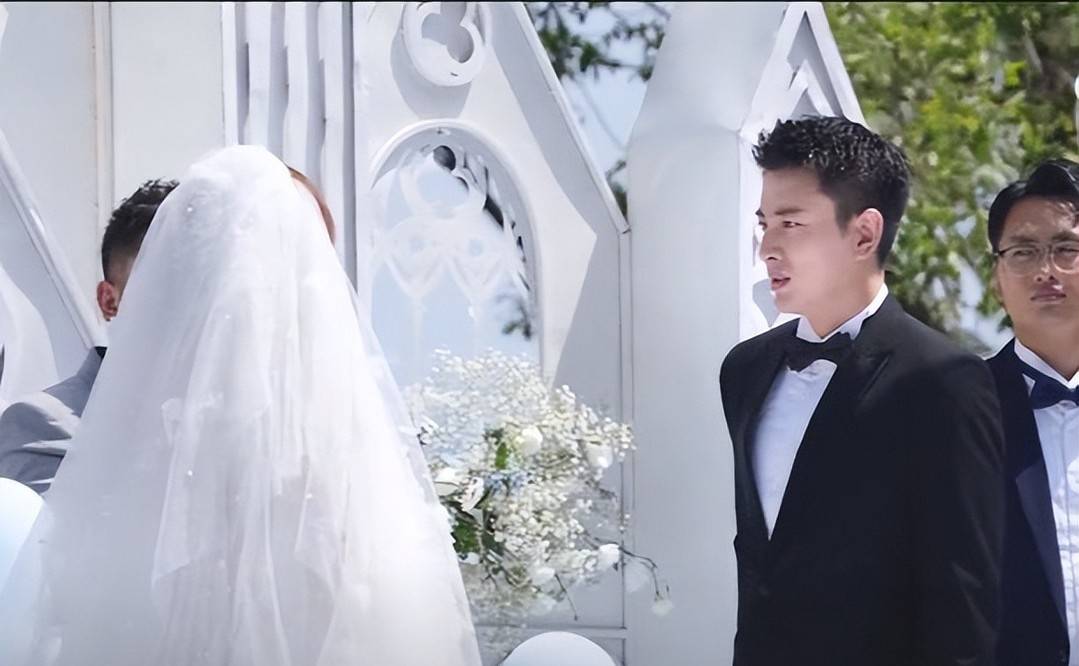 1,艾晓琪—剧中扮演齐天佐的前女友权薇,模特出道既然是"追爱"主题