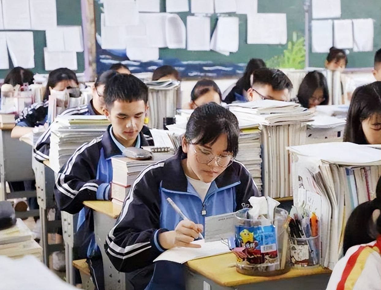 原创湖南高三美女学霸生命止步在高考前夕临终留的话让人潸然泪下