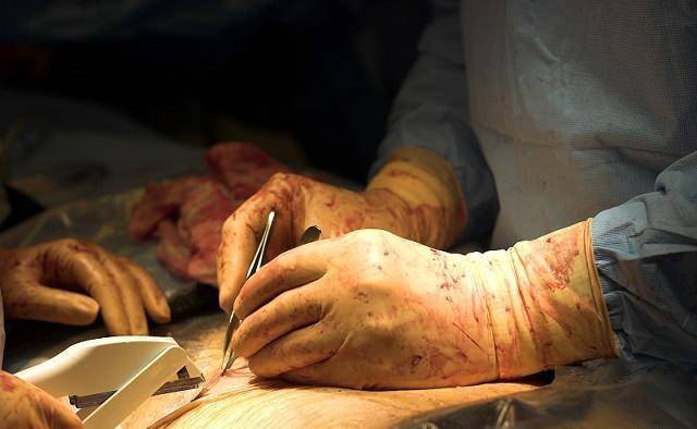 1,剖腹产后短期内进行健身活动怀孕对于女性身材的影响较大,不少女性