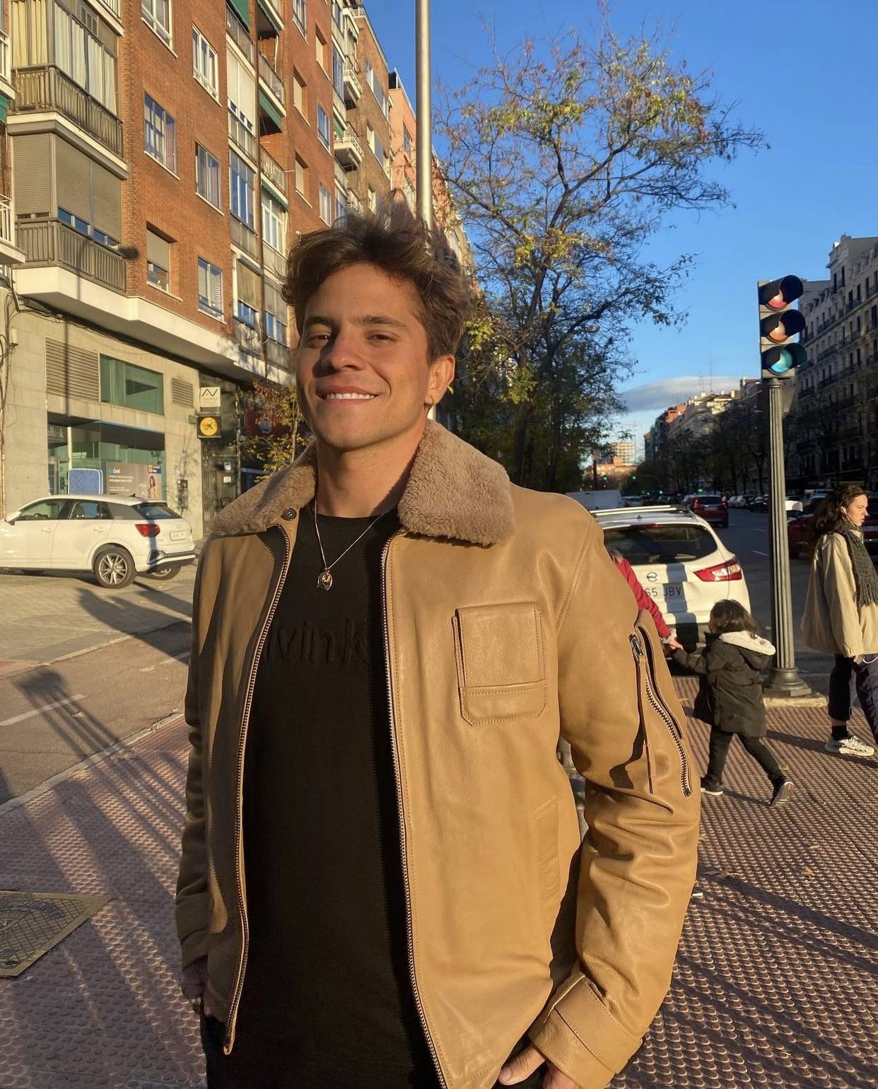 名校风暴新卡司来自巴西行走的荷尔蒙andrelamoglia