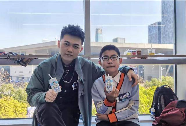 张天扬不出意料的失败了, 施一公教授说了一句公道话,"我觉得张天杨