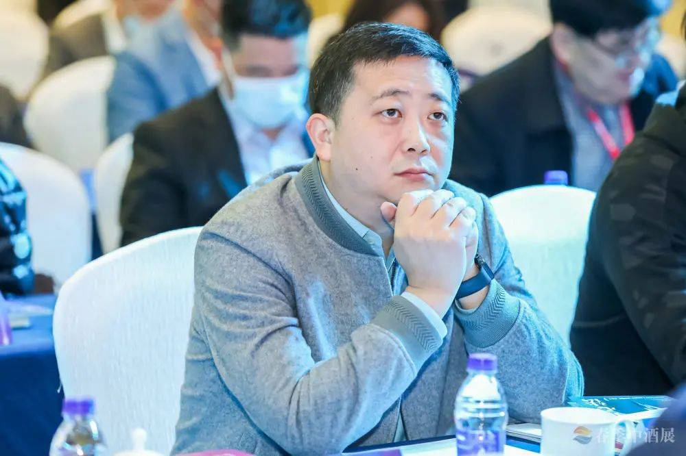 文 | 卖酒狼团队编 | 余小梅日前,江西曾品堂创始人曾宇通过个人抖音