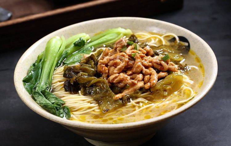 原创教你营养好吃的榨菜木耳肉丝面美味过瘾连挑食的孩子都吃撑了