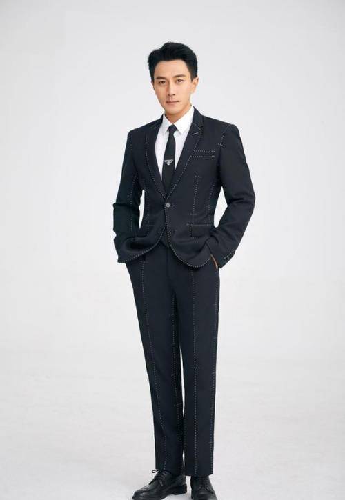 原创刚到北京杨幂深夜赴美容院刘恺威发近照疑似蹭热度