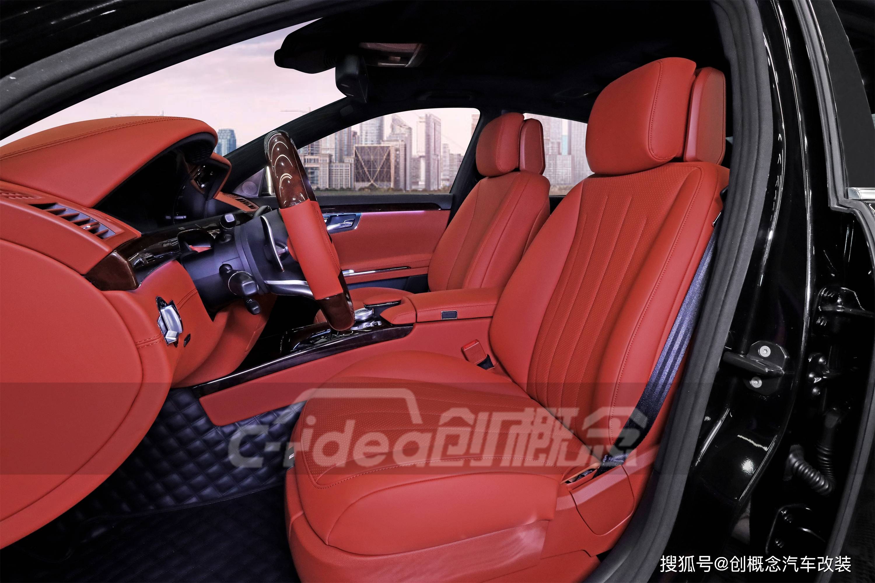 老车换新颜奔驰s400l改装2022款蔓莓红色内饰要多少钱