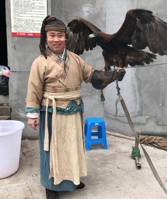 说起肖剑这个名字估计很多人都不熟悉,他就是当年在《武林外传》中