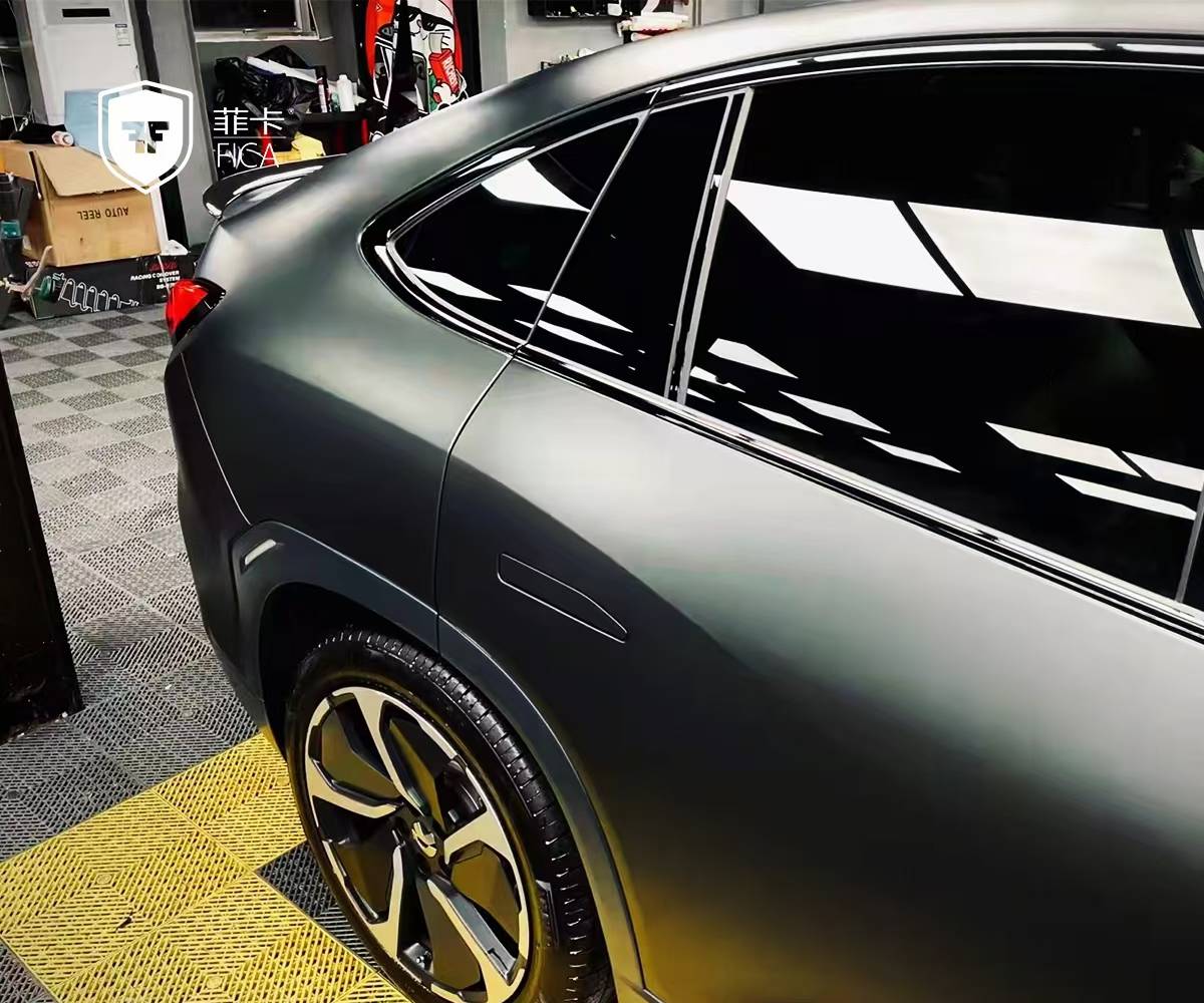 蔚来ec6菲卡改色膜陶瓷黑