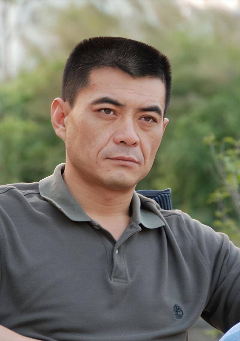 离异男却被头婚女猛追,秦海璐究竟看上了王新军啥?_唐静_生活_事业