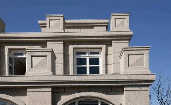 采用美涂士立体砂彩漆制作的深槽工艺的别墅外墙,即没有花岗岩的色差