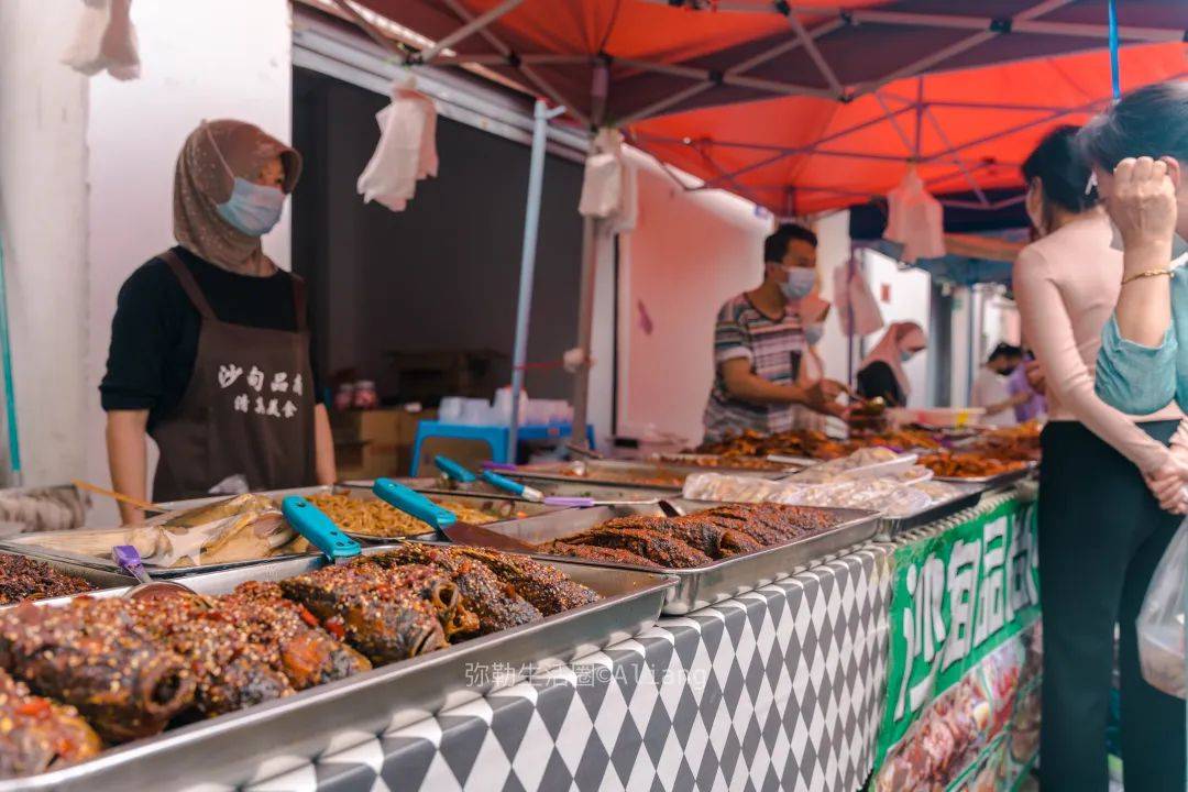 云南最神秘的美食街,一年只卖一个月,来的汽车堵出2公里_沙甸_烤鸡