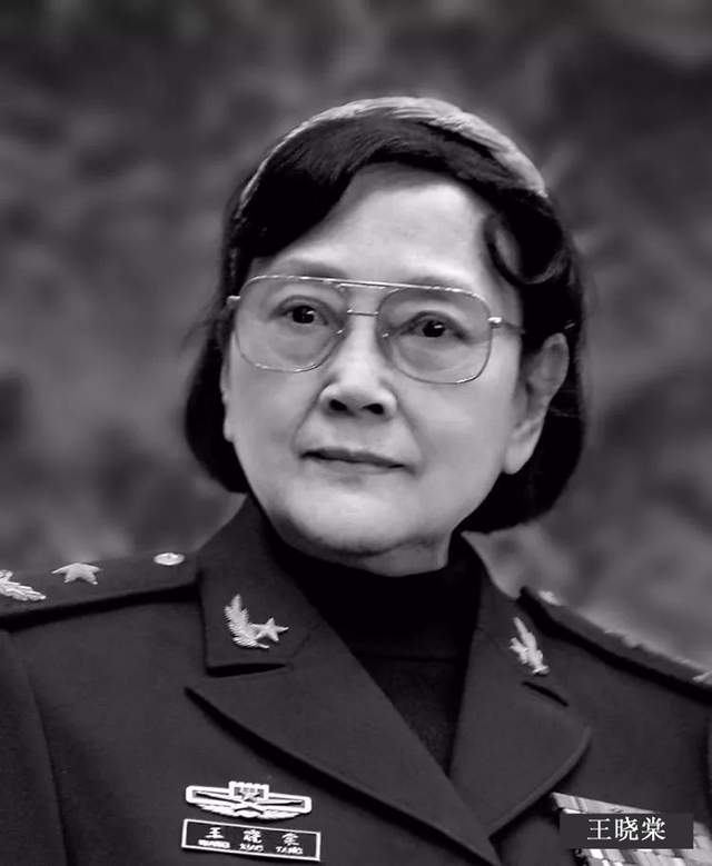 原创梁达明摄影作品欣赏21位老艺术家肖像照张张震撼人心秦怡太美了