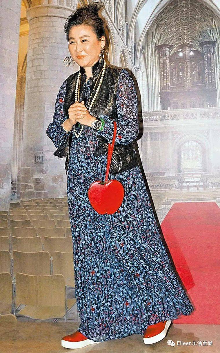 还有各种只能"装可爱"的爱马仕迷你包,蓝心湄也有不少,每次综艺上分享