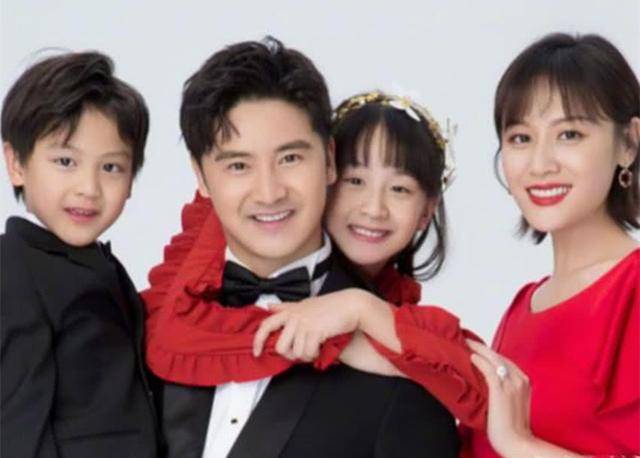 田亮儿子才叫成长过猛8岁小孩腿上全是肌肉近照帅成混血