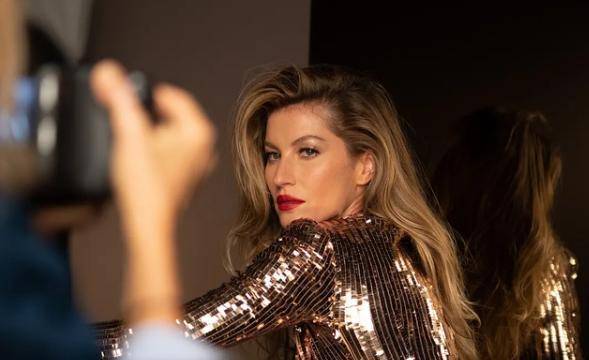 米赚排行榜_维密天使:走一米赚45万美元,年入千万,捞金到手软!