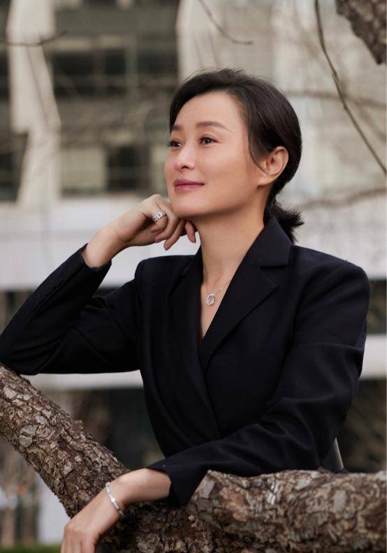 原创中年走红的实力派女演员隋俊波凭人世间圈粉刘琳有观众缘