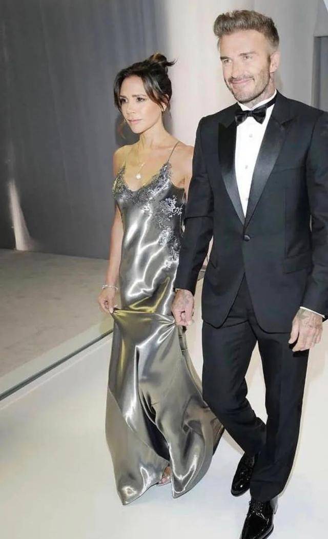 原创贝克汉姆长子大布结婚维多利亚被爆隆胸三次