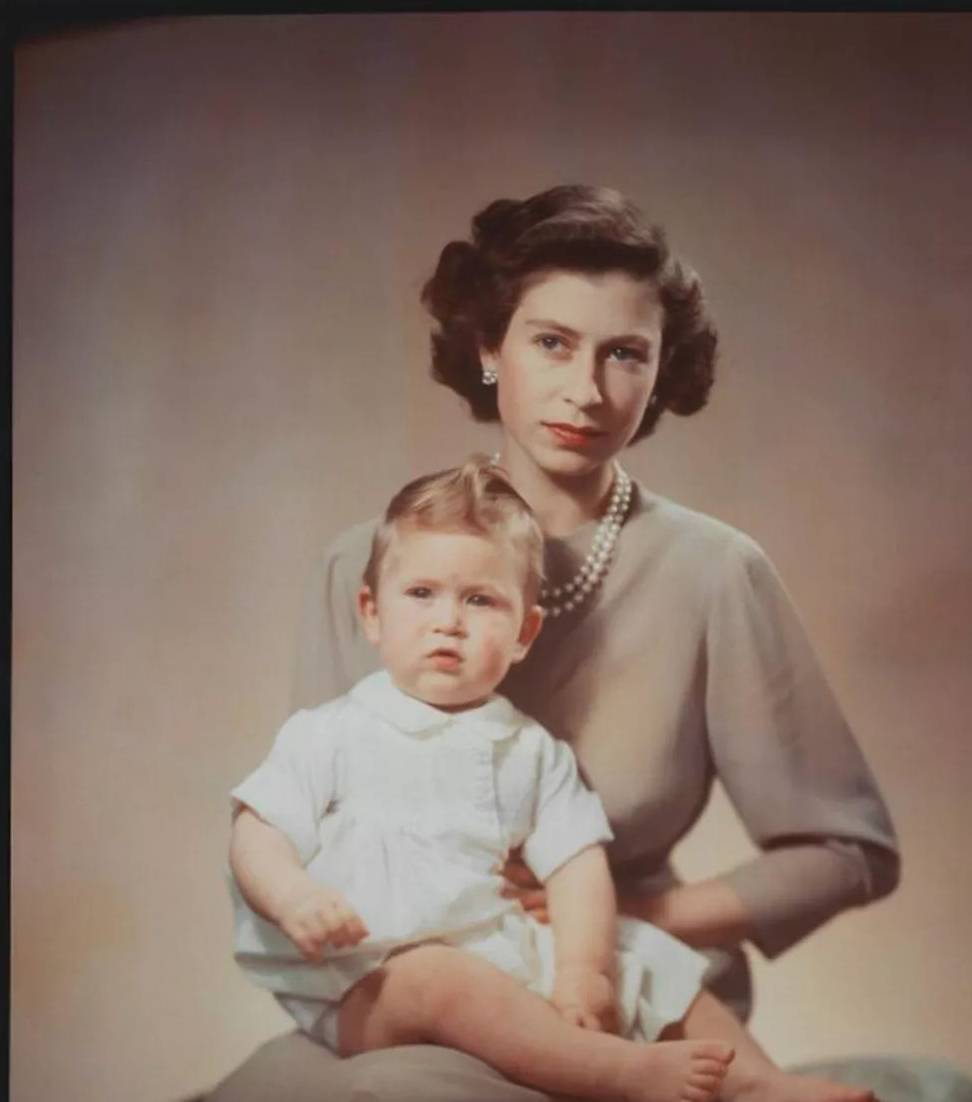 生育第一胎时国王父亲为女儿打破传统_查尔斯_乔治六世_王子