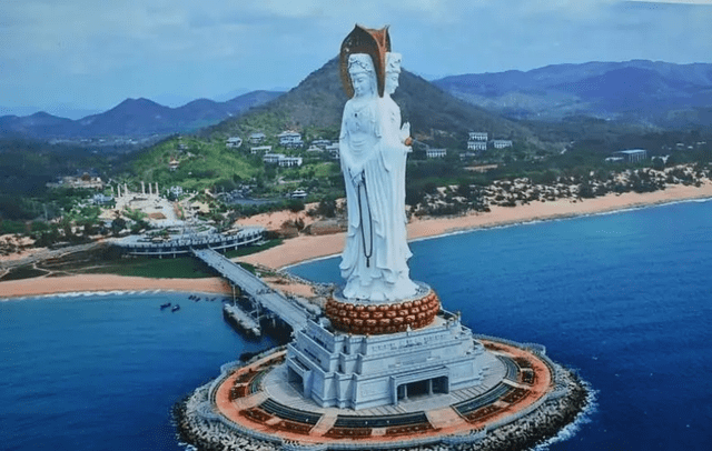 海南一文化园，藏有天竺圣迹以及南海观音佛像，就在三亚