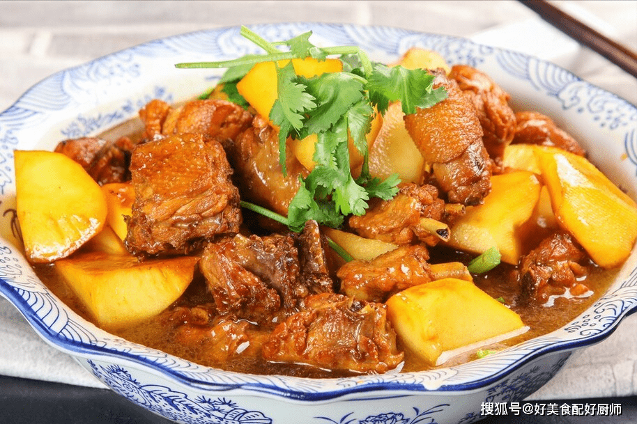 原创入秋后多吃鸡肉炖鸡时别再直接下锅炖多做2步鲜嫩没腥味