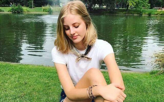 原创她是法国小姐冠军姆巴佩正牌女友身材热辣颜值高实在迷人