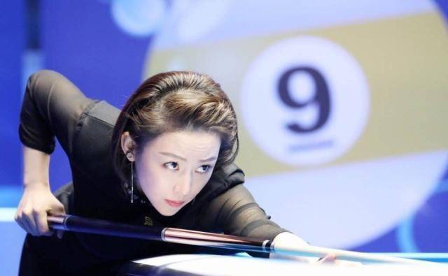 原创她是九球天后37岁身价过亿出门豪车代步却无人敢追