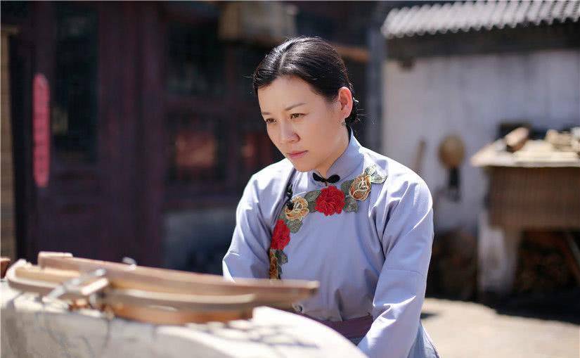 《知否》中大娘子这个角色的首选人物并非刘琳,而是著名演员刘孜,她在