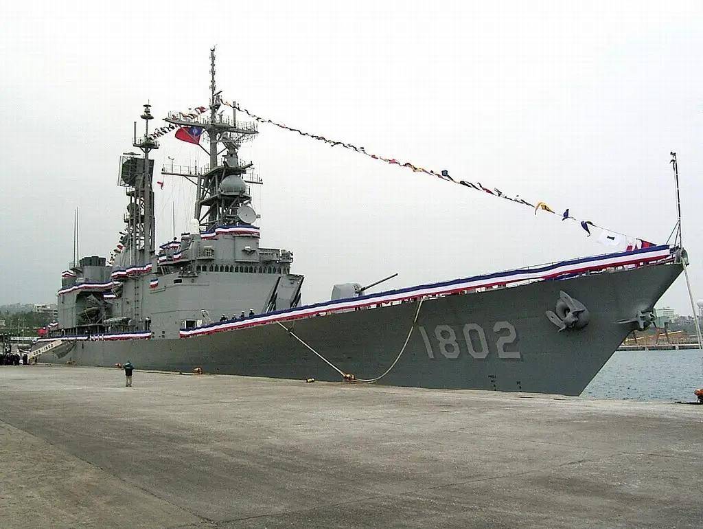 海峡对岸的万吨大舰-基隆级_防空驱逐舰_导弹_安装了
