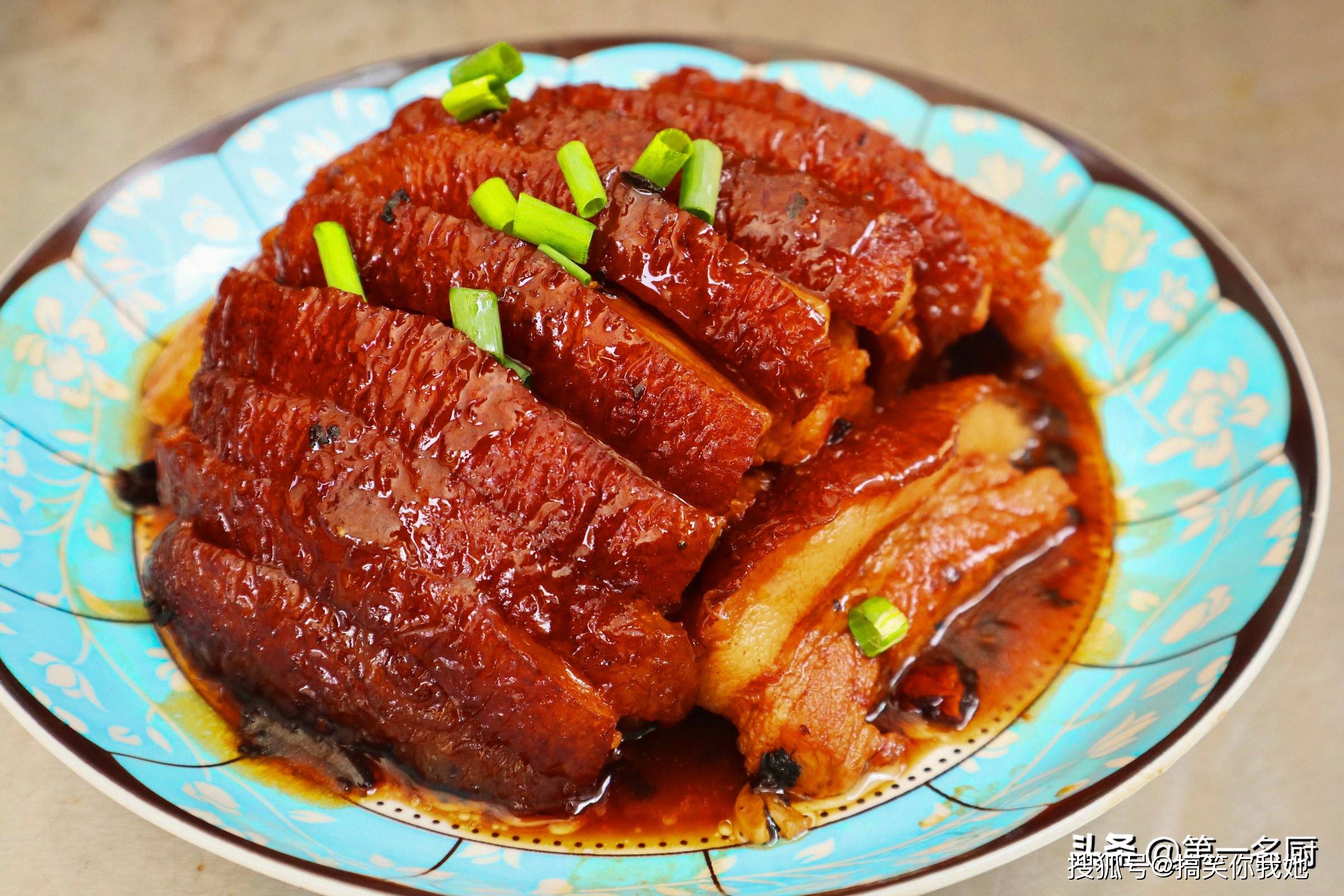 黄花菜扣酥肉图片