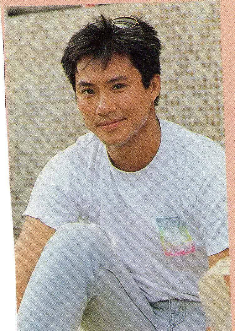 他曾红过郭富城,和邱淑贞相恋多年,今56岁成沦为18线_邵仲衡_赛车