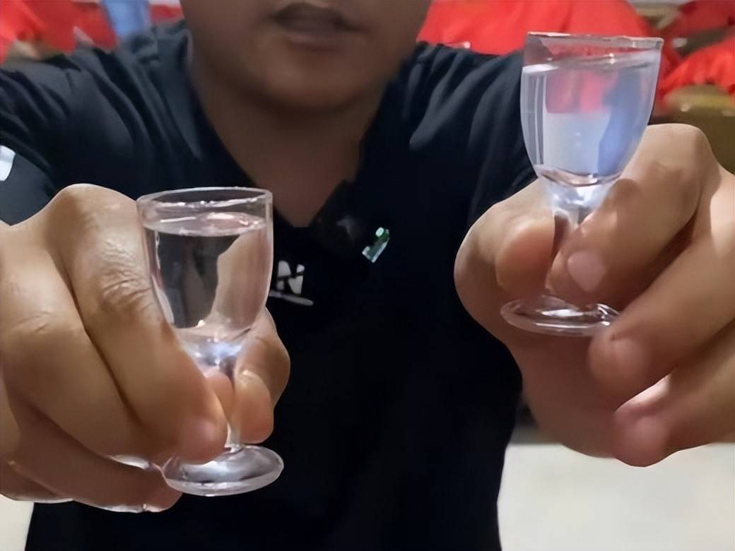 手搓,兑水,火烧,网传的鉴酒方法,靠谱的有几个?