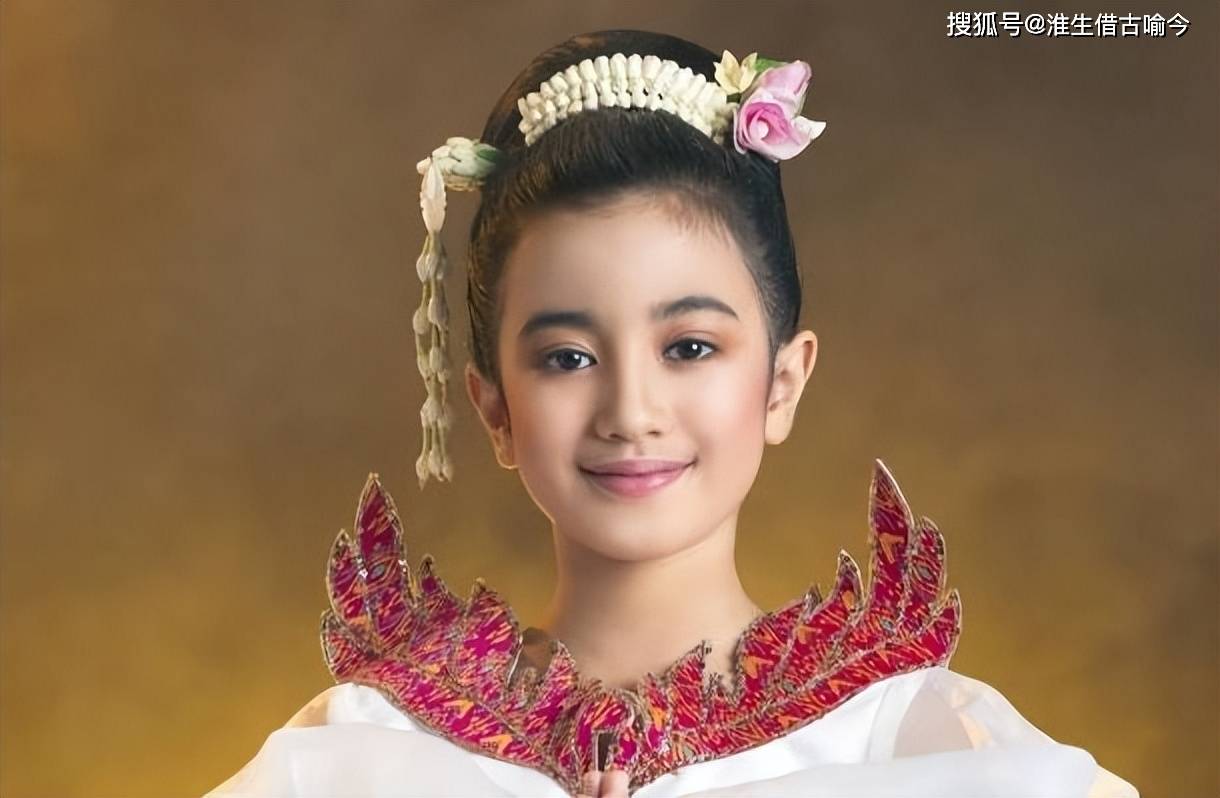 原创2020年柬埔寨公主晒中国大学毕业证笑容甜美比英国龅牙公主美