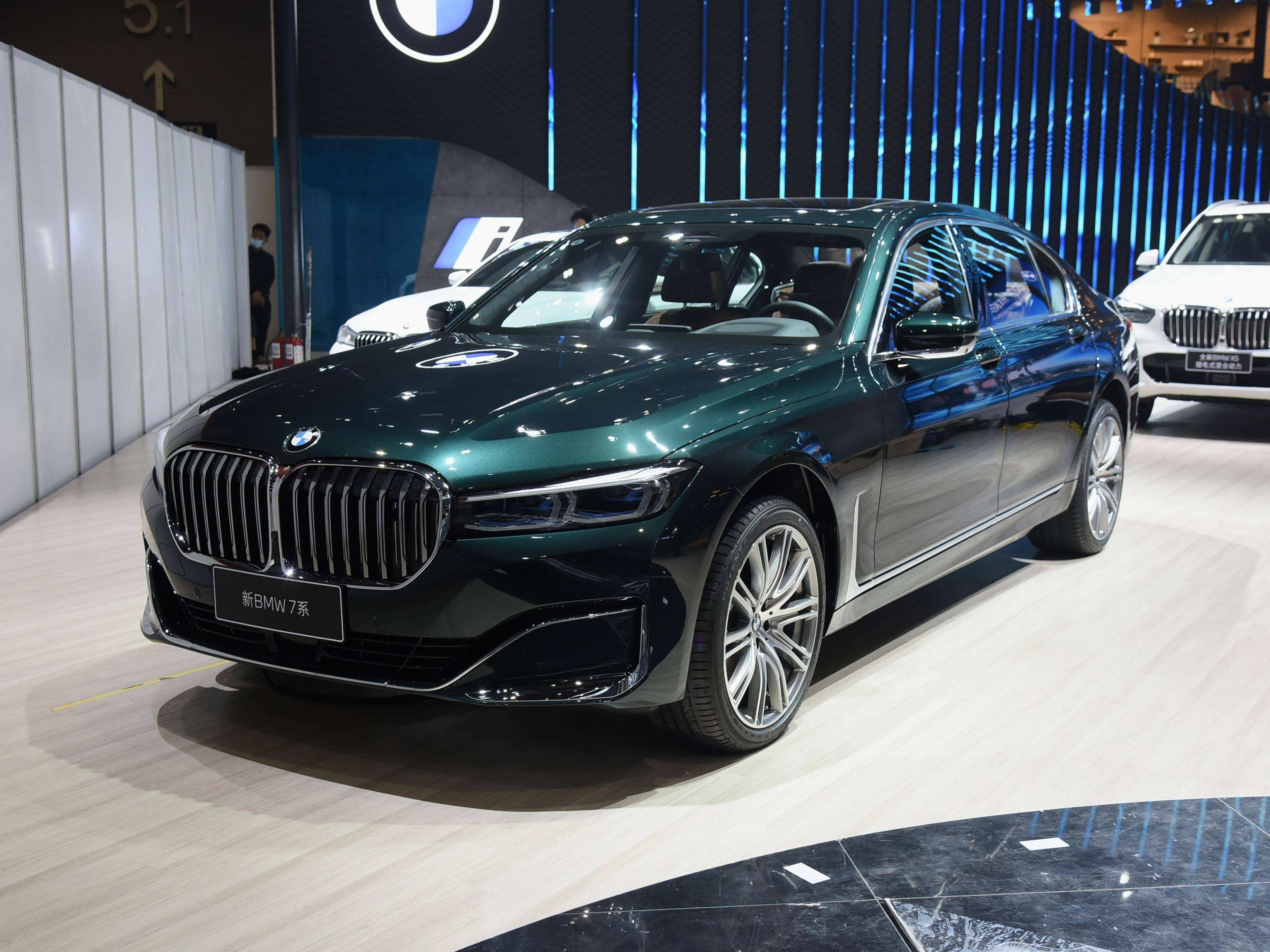领超奔驰s级新一代宝马7系正式发布