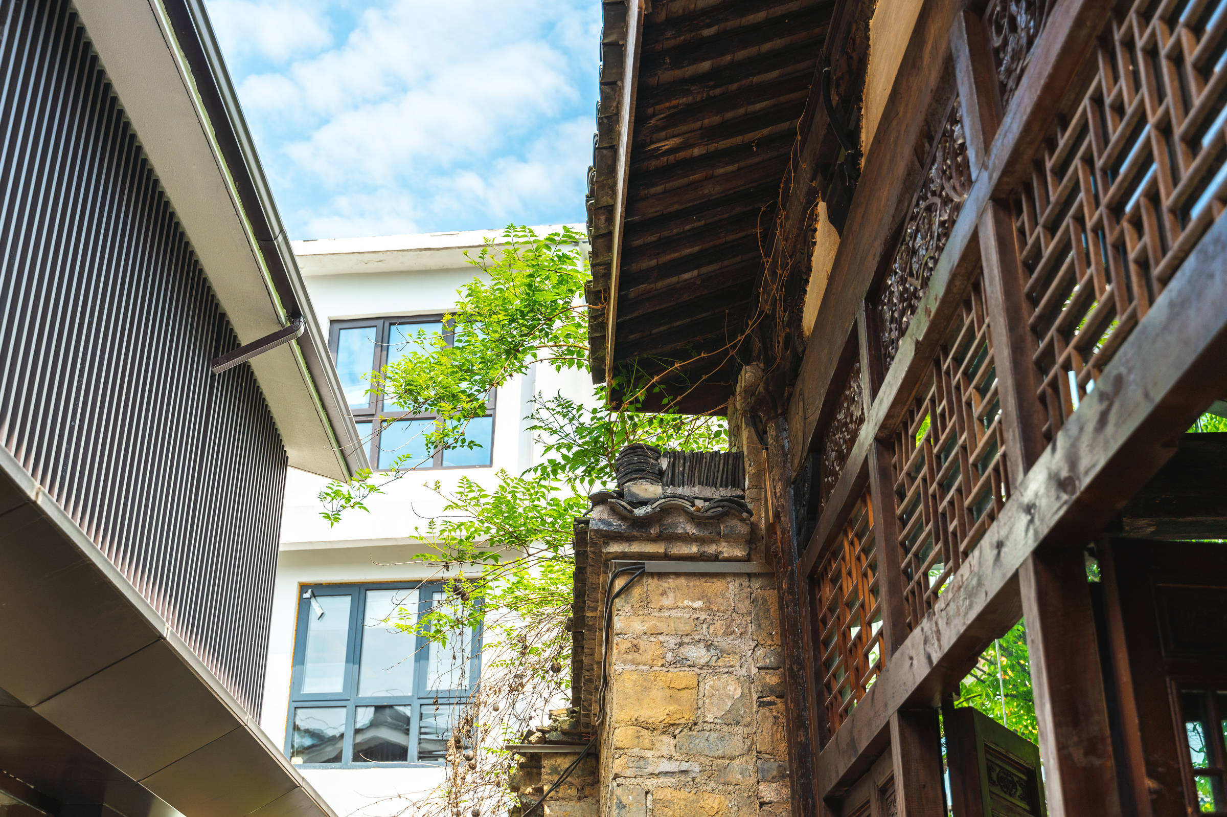 原创建德梅城私藏的诗意民宿前身是数百年前的财神祠尽显古朴雅致