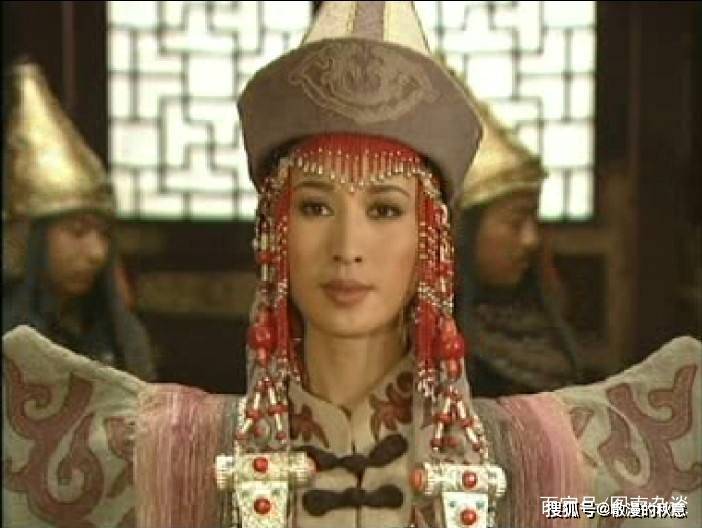 而此时的也遂正跟随着战败的父亲也客扯连和剩余的塔塔儿部人躲避在