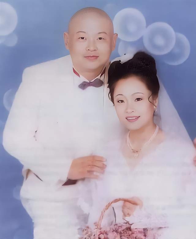 张秋芳丈夫留下200万欠款离世独自一人带大儿子17年未再嫁