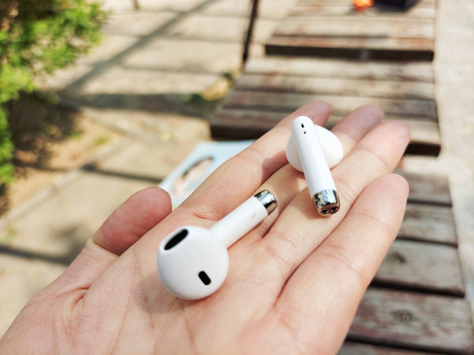 小巧的尊客X22耳机，不分年龄差别，统统是其音质的俘虏