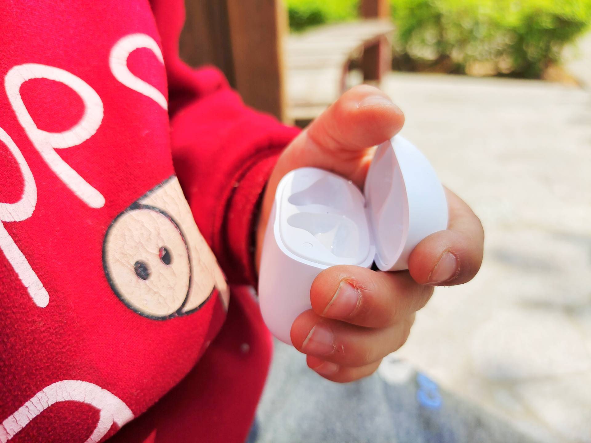 小巧的尊客X22耳机，不分年龄差别，统统是其音质的俘虏