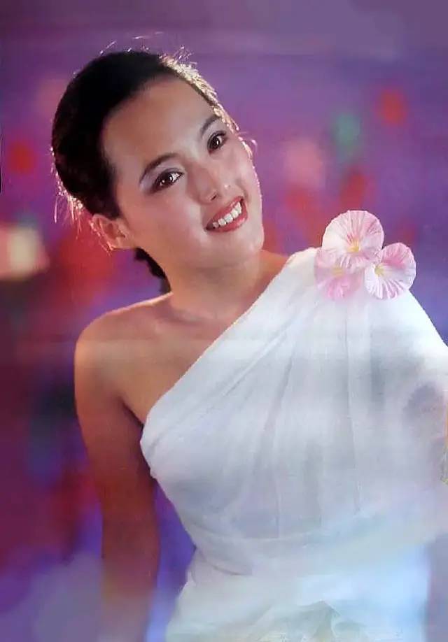 老版聊斋之香玉女主美貌不输何晴陈红无人问津太可惜