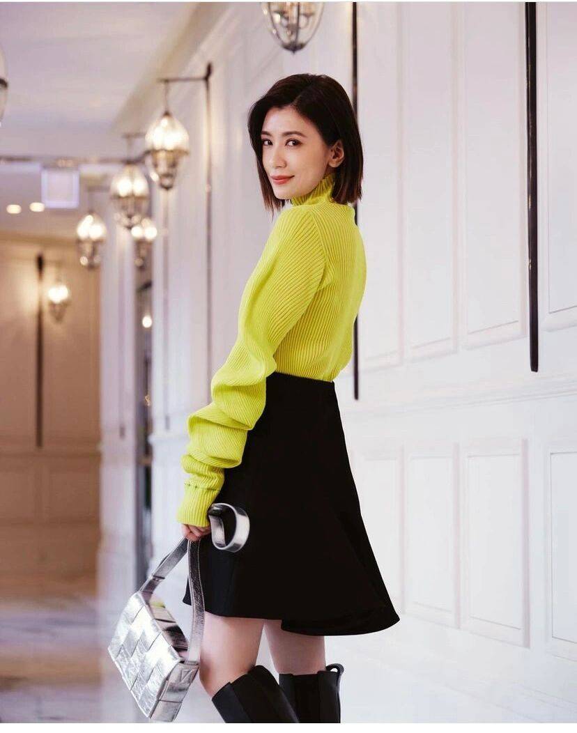 40岁后也要穿得又美又高级贾静雯的气质穿搭很值得借鉴