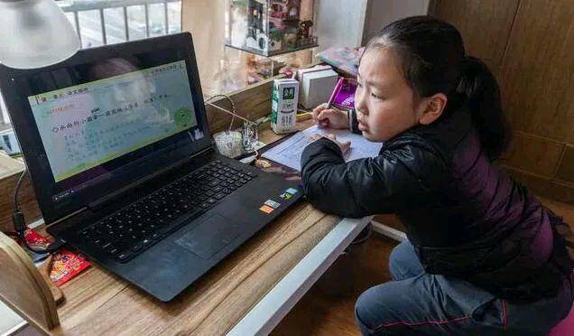 教师上网课教学水平为什么会不如平时主要是受这些因素影响