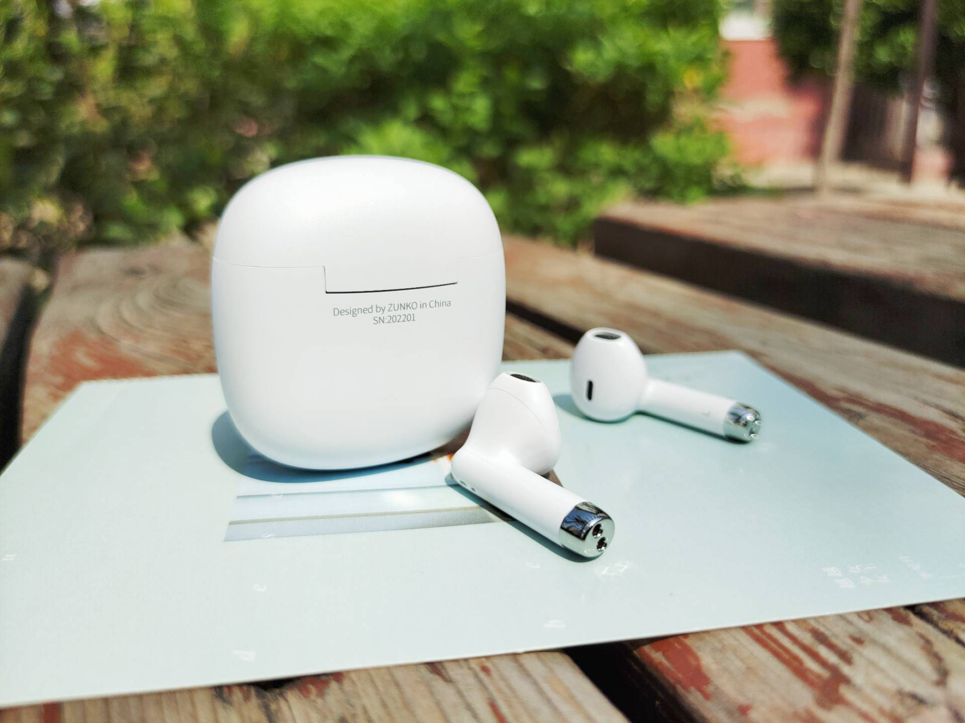 小巧的尊客X22耳机，不分年龄差别，统统是其音质的俘虏